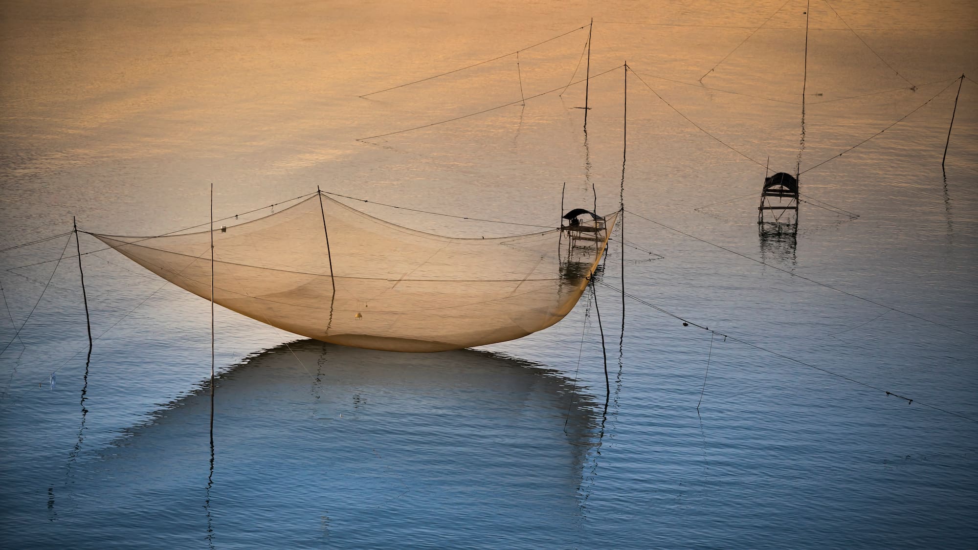 a fishing net in the water