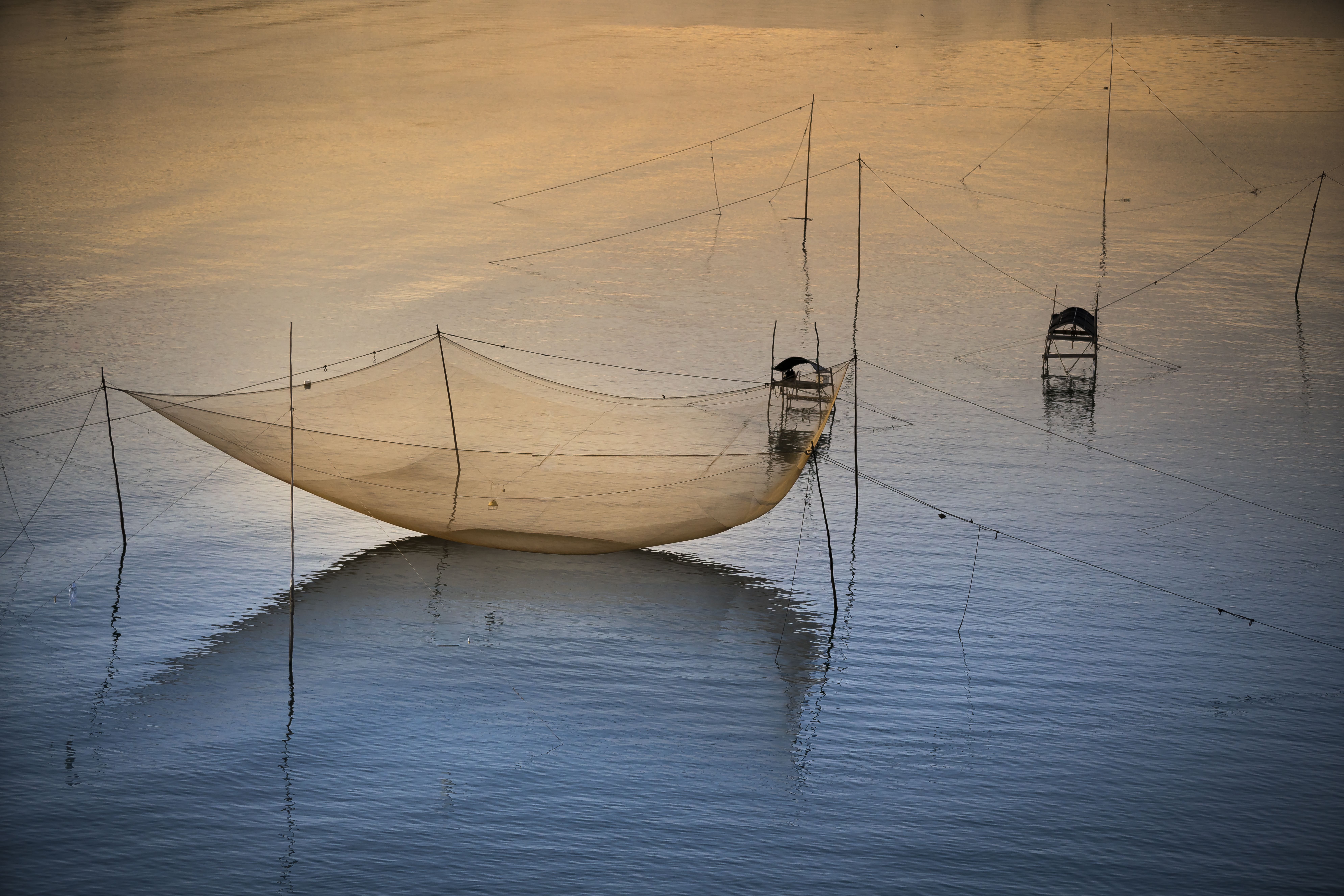 a fishing net in the water