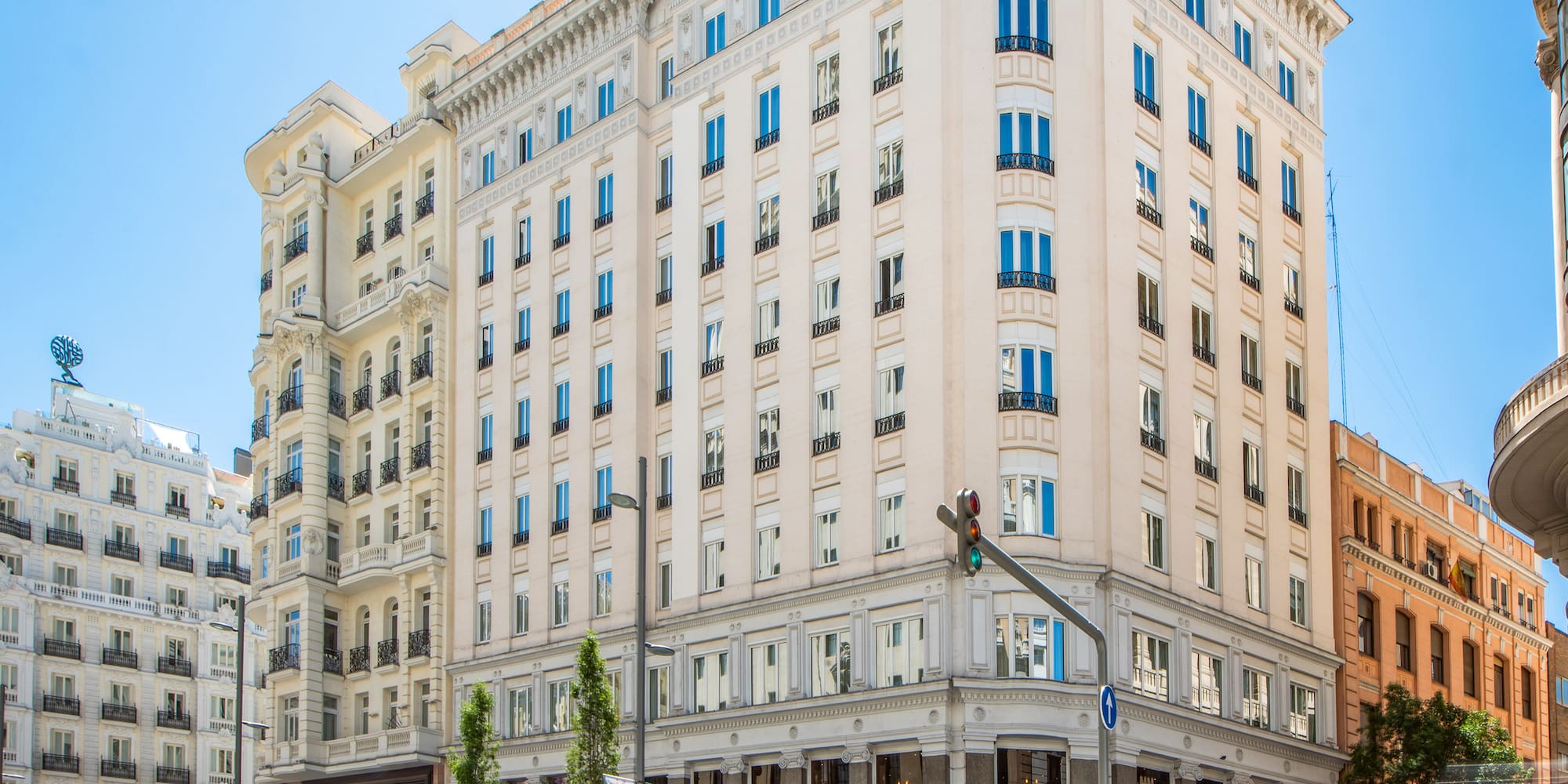 a large building with many windows