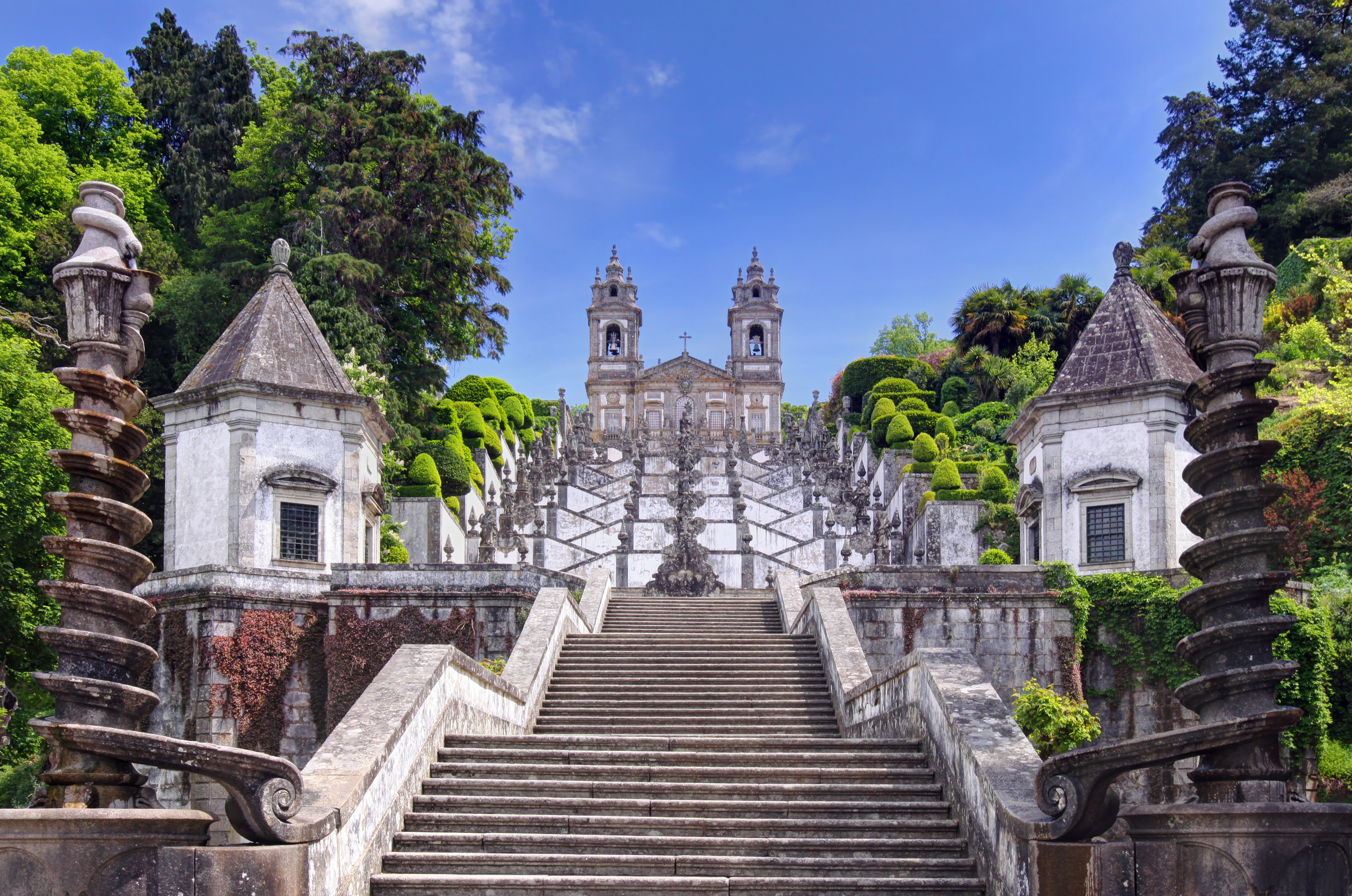 Bom Jesus do Monte sanctuary, grand Baroque staircase, Braga, Portugal.