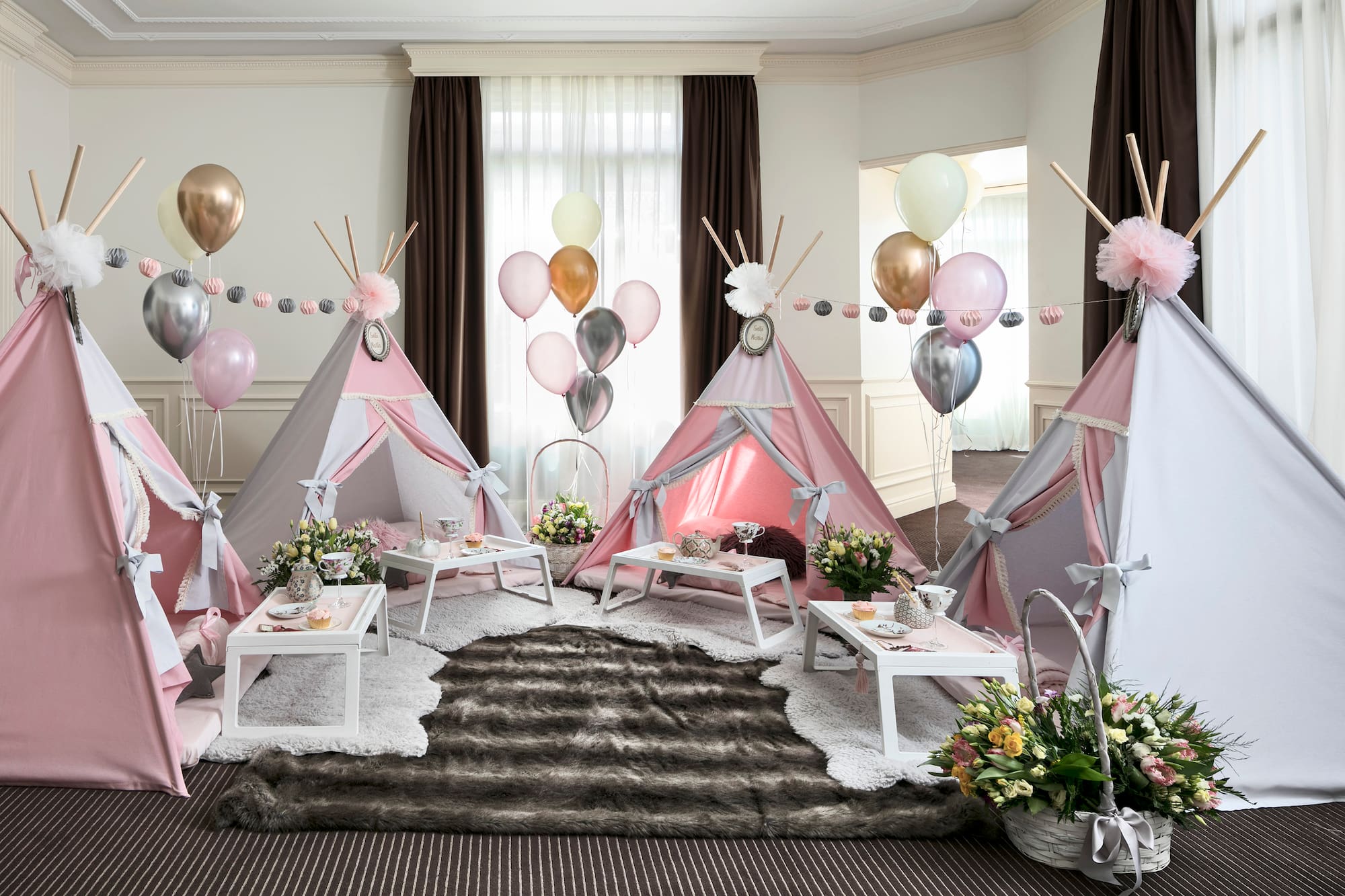 a body of water featuring a structure and boats scattered across it