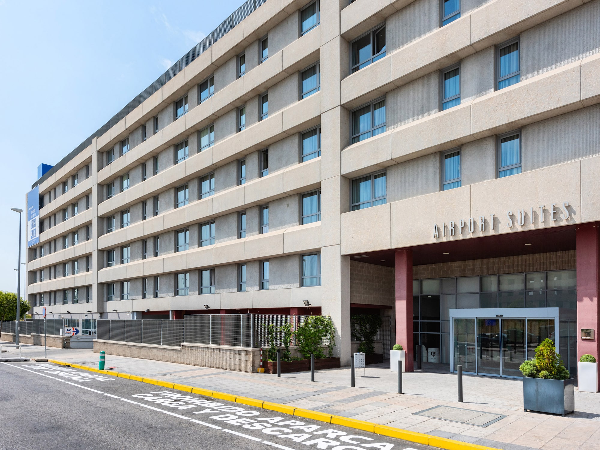 a large building with many windows