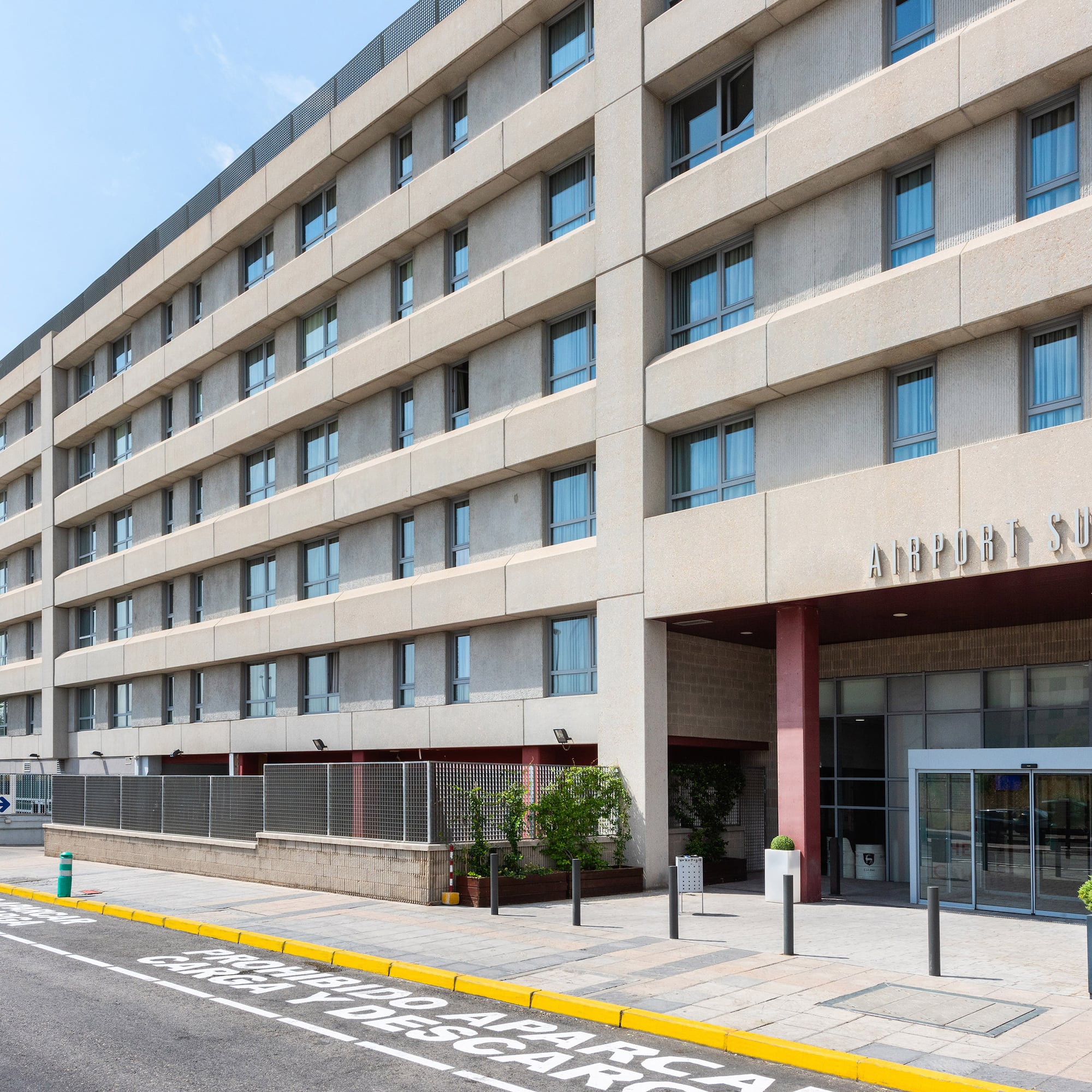 a large building with many windows