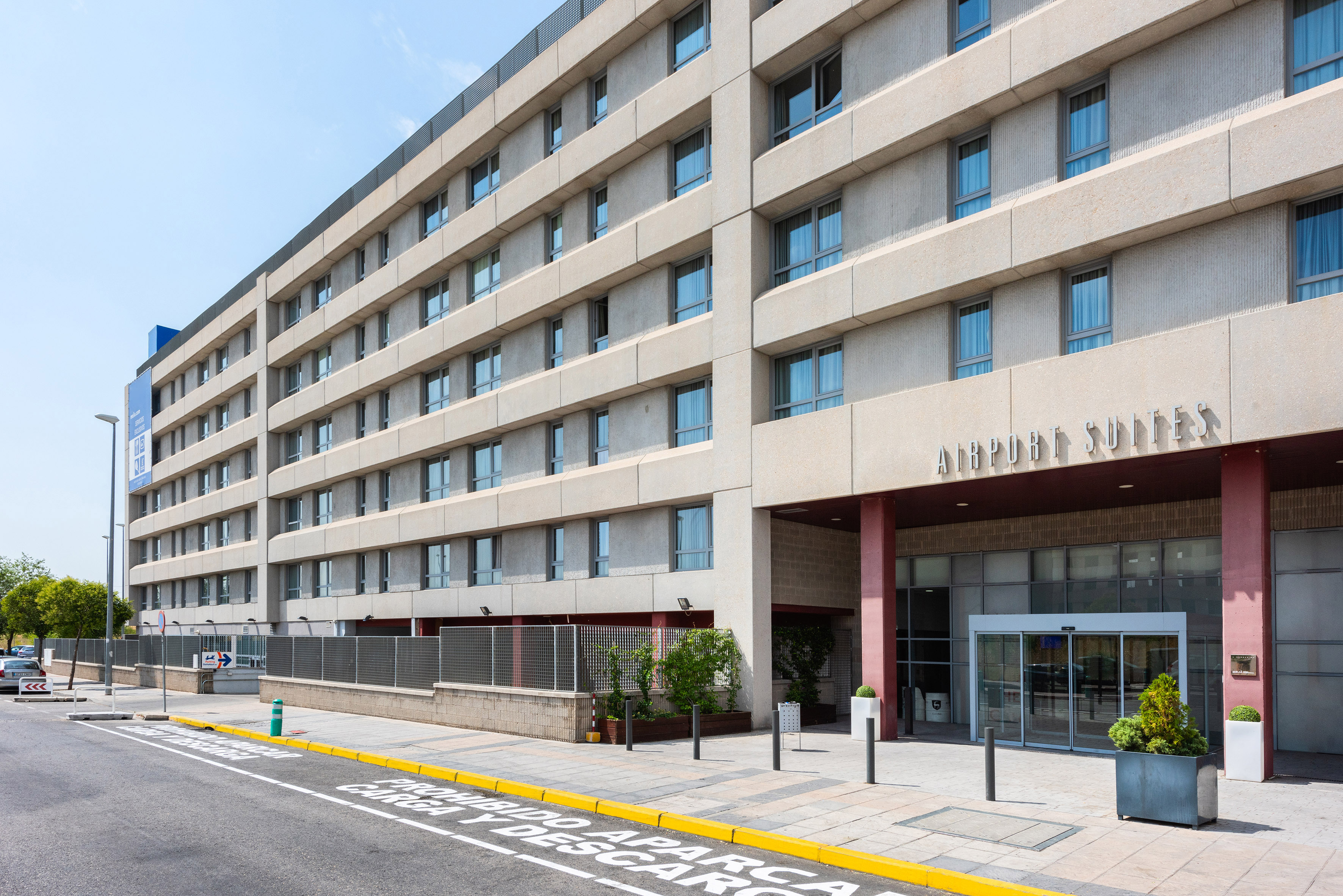 a large building with many windows