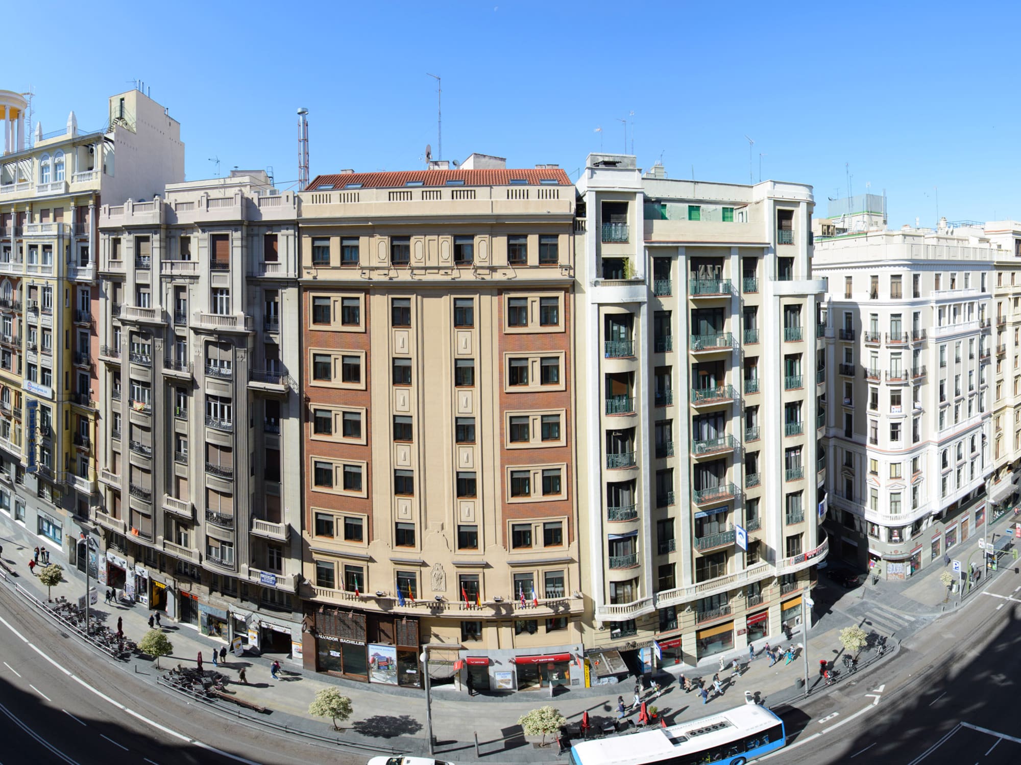 a large building with many windows