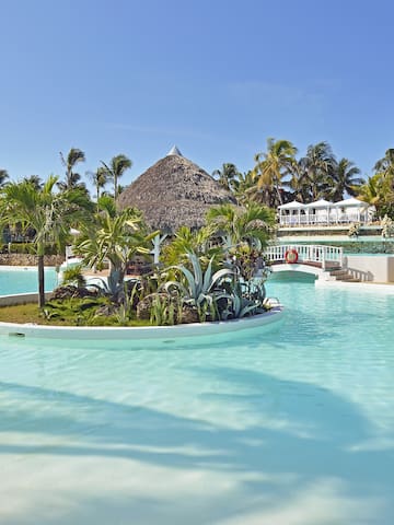 Hotel Melia Varadero, luxury resort in Varadero, Cuba 