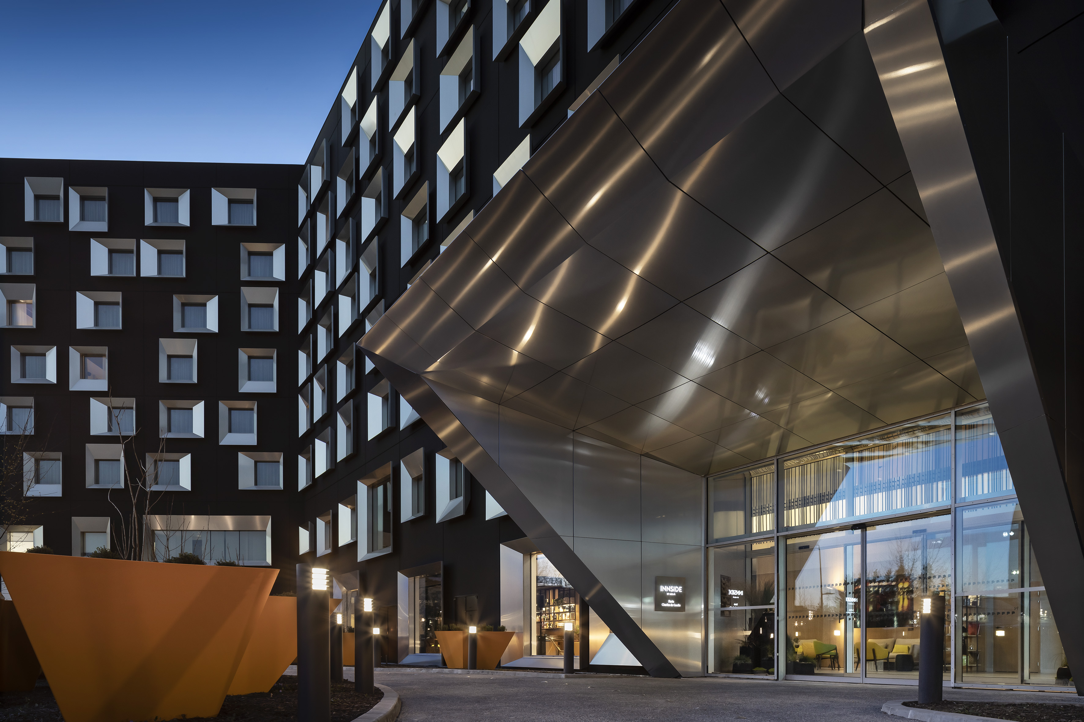 a building with a curved roof