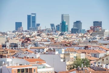 a city with many buildings