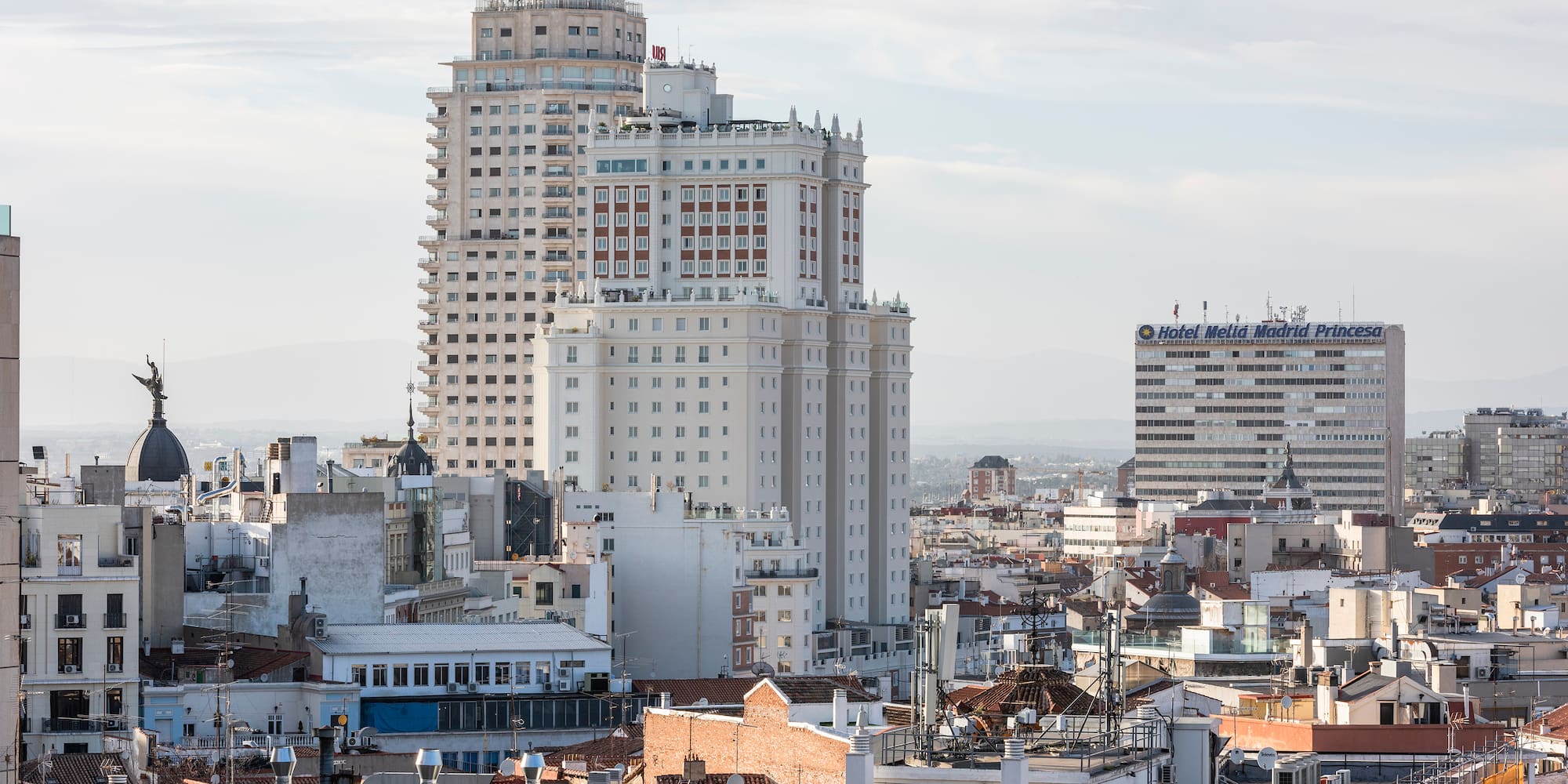 a city with many tall buildings