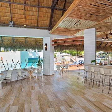 Meliá Las Américas - Bar Piscina "Barbacoa" - Restaurantes