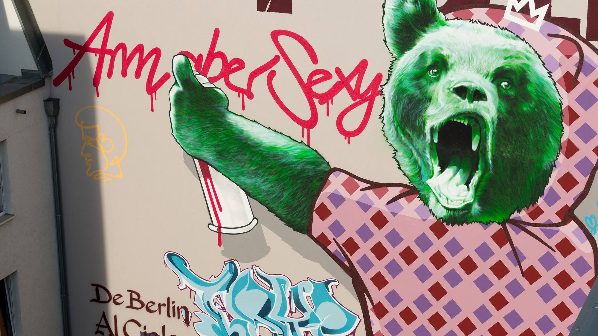 a bear with his mouth open