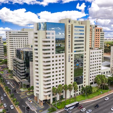 a large building with many windows