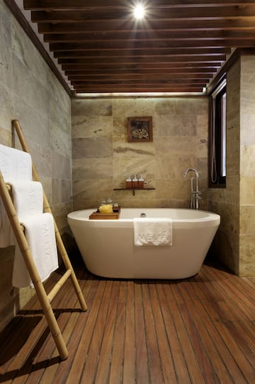 a bathtub in a bathroom