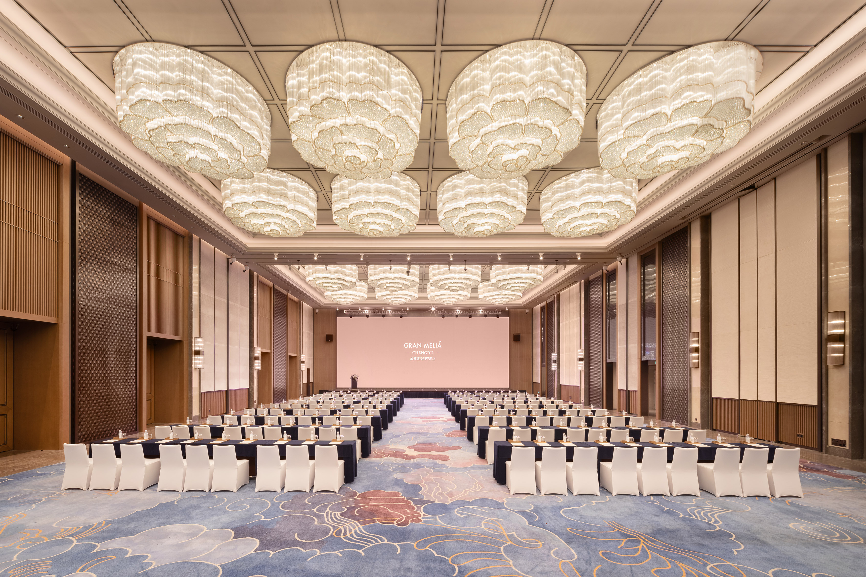 Gran Meliá Chengdu conference room with elegant seating and chandeliers.
