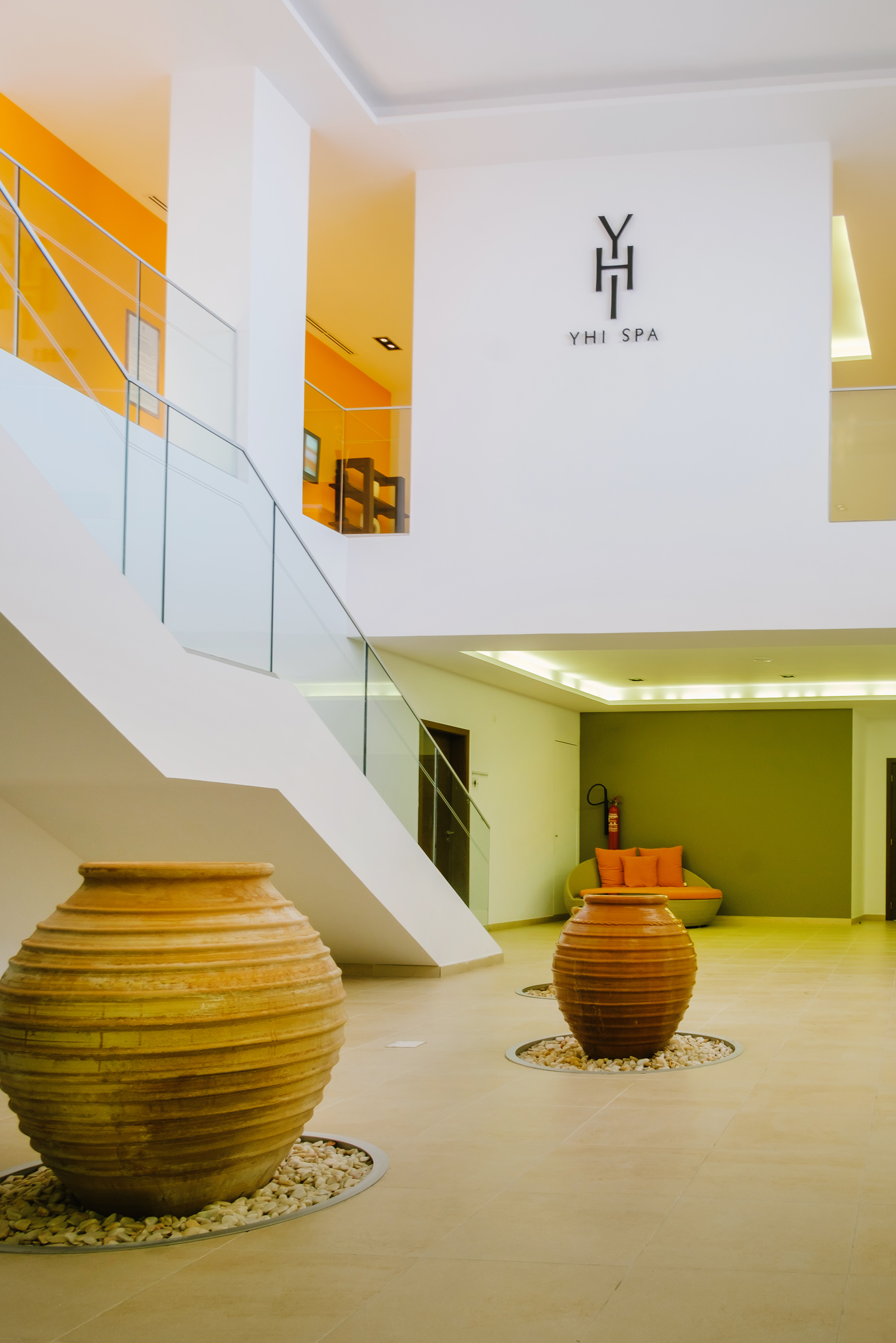 a large vases in a room