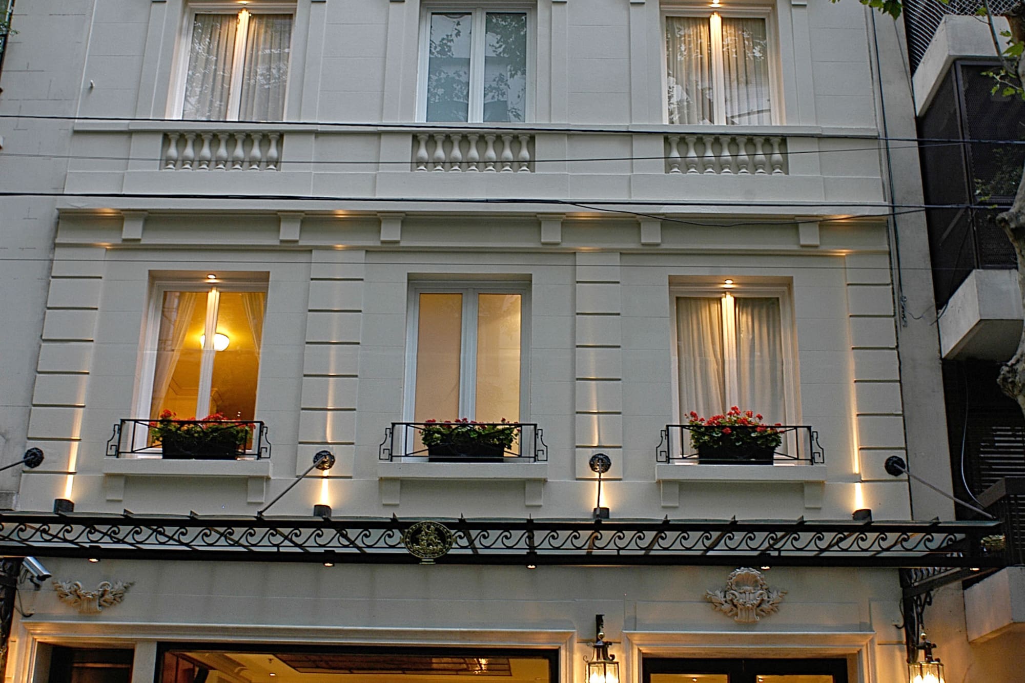 a building with many windows