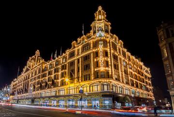 Harrods with lights on it