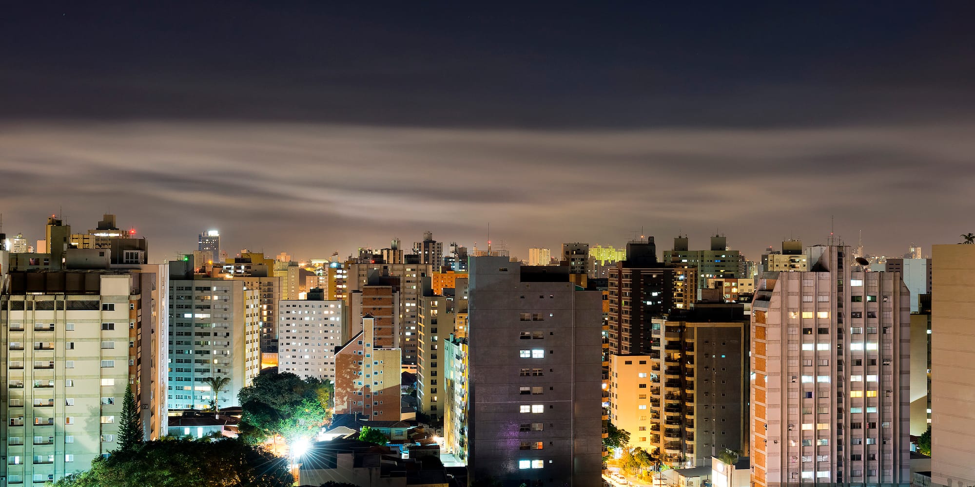 a city skyline at night