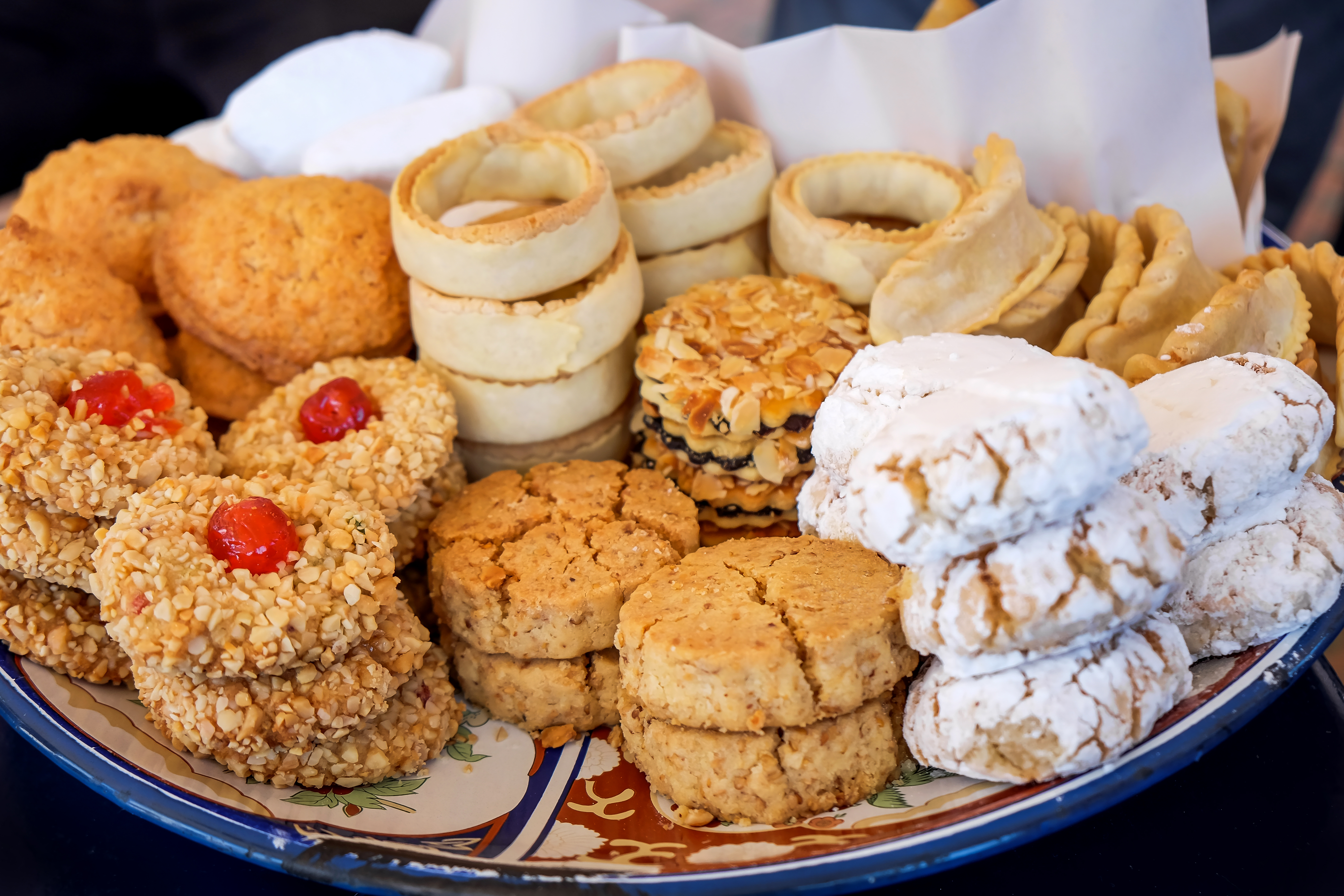a plate of cookies