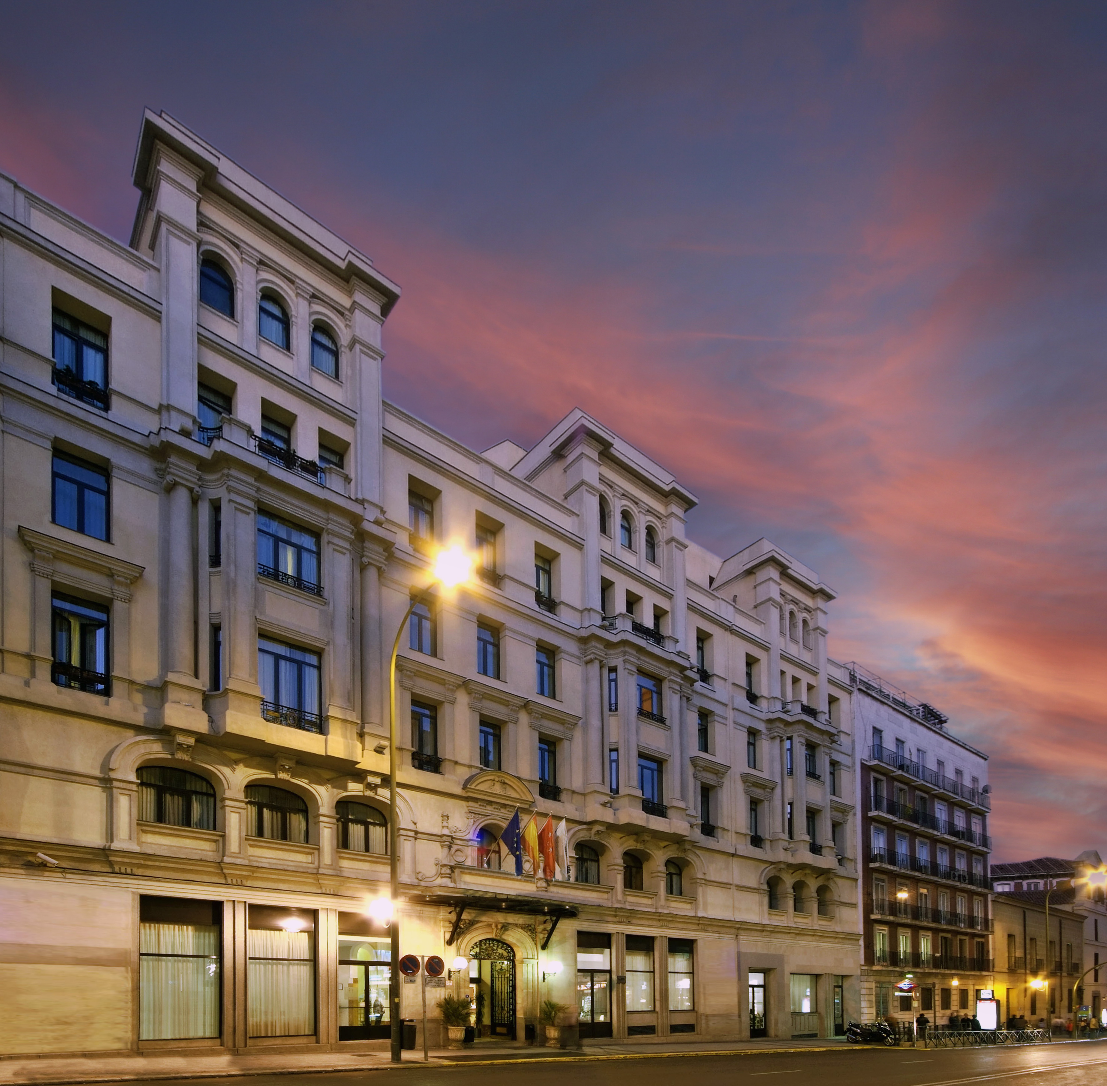 Hotel madrid. Испания Мадрид отели. Мадрид отель.