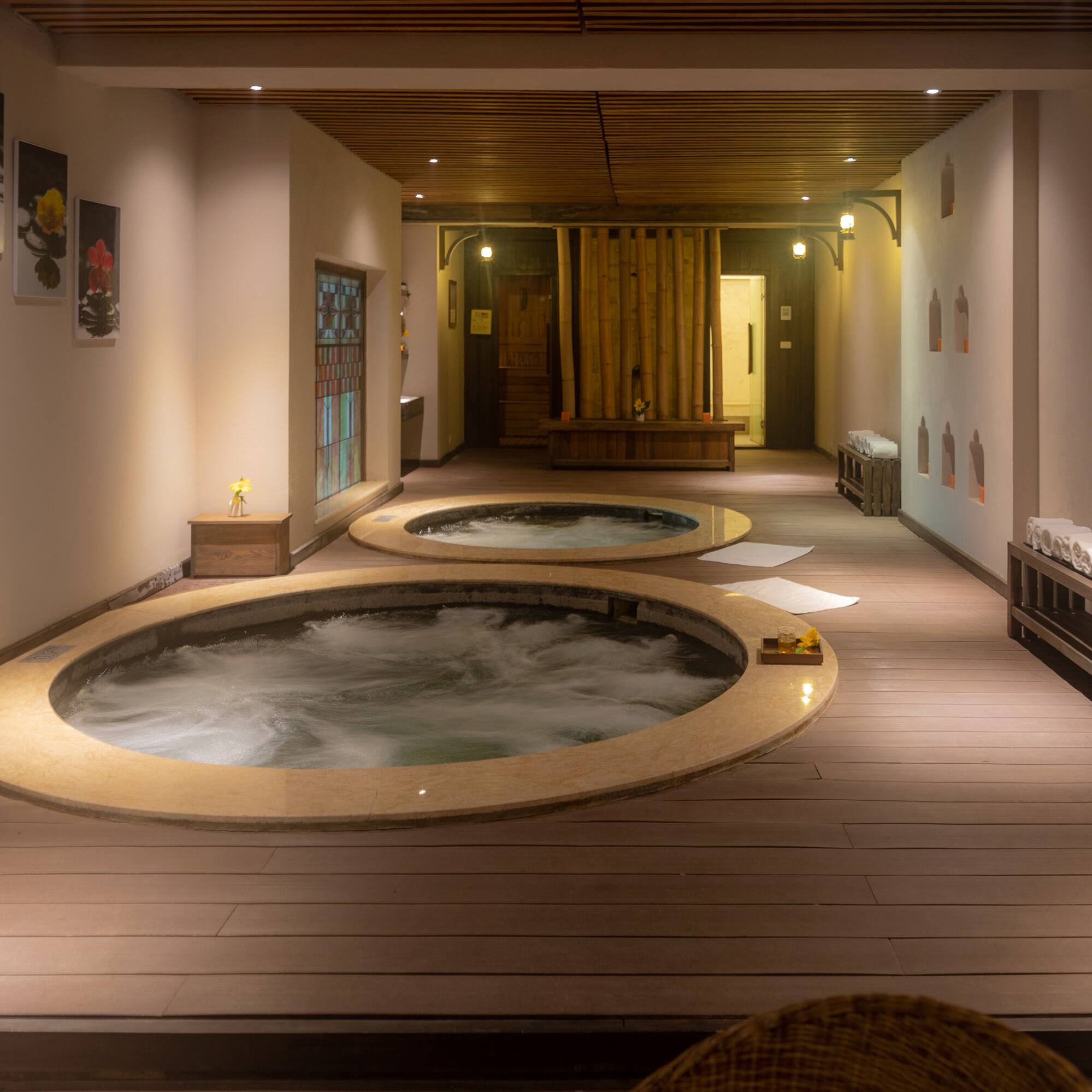 a hot tubs inside a room