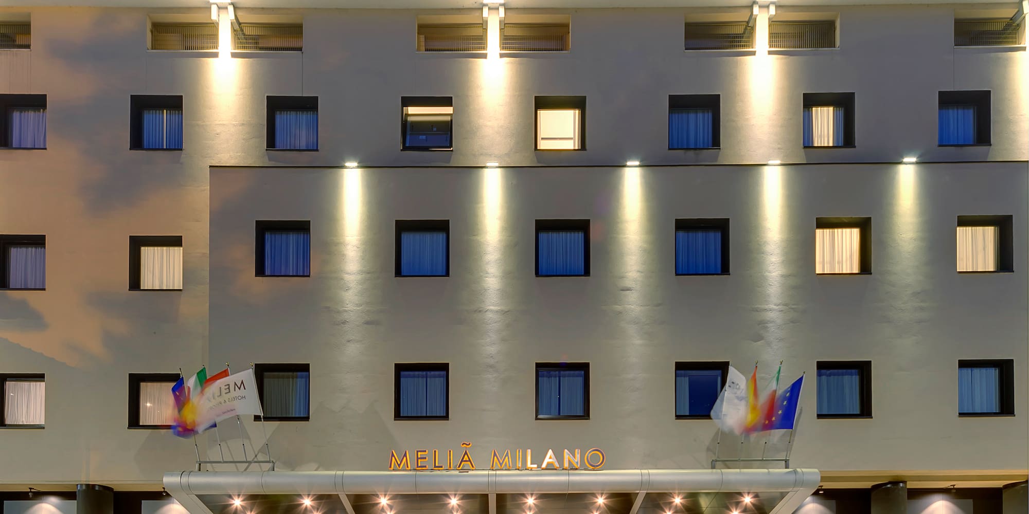 a building with many windows