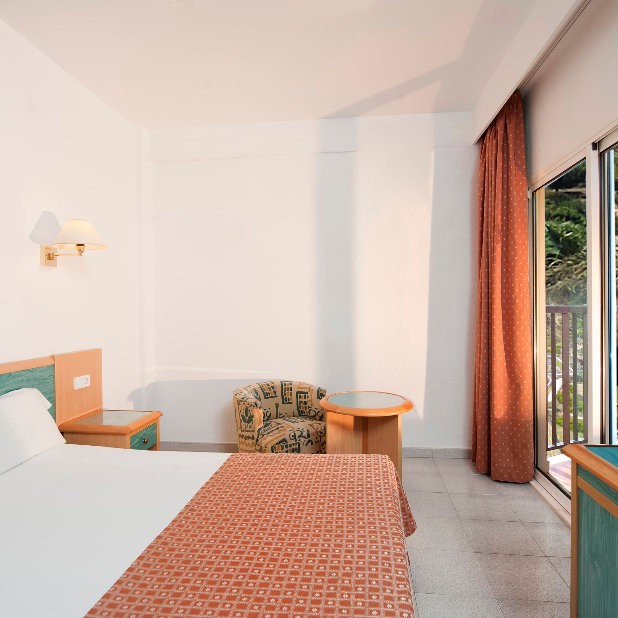 a room with a bed and a table