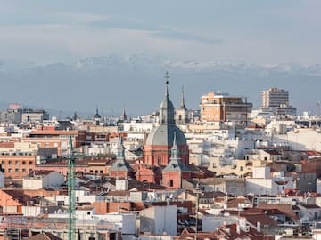 a city with many buildings