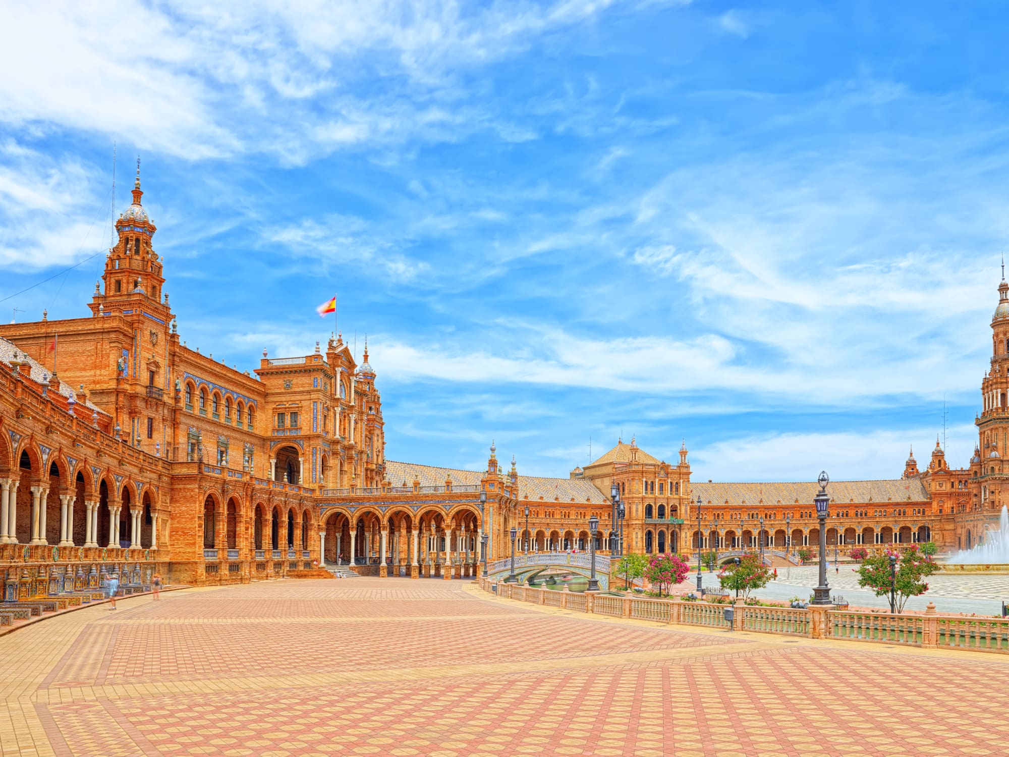 a large building with a large courtyard