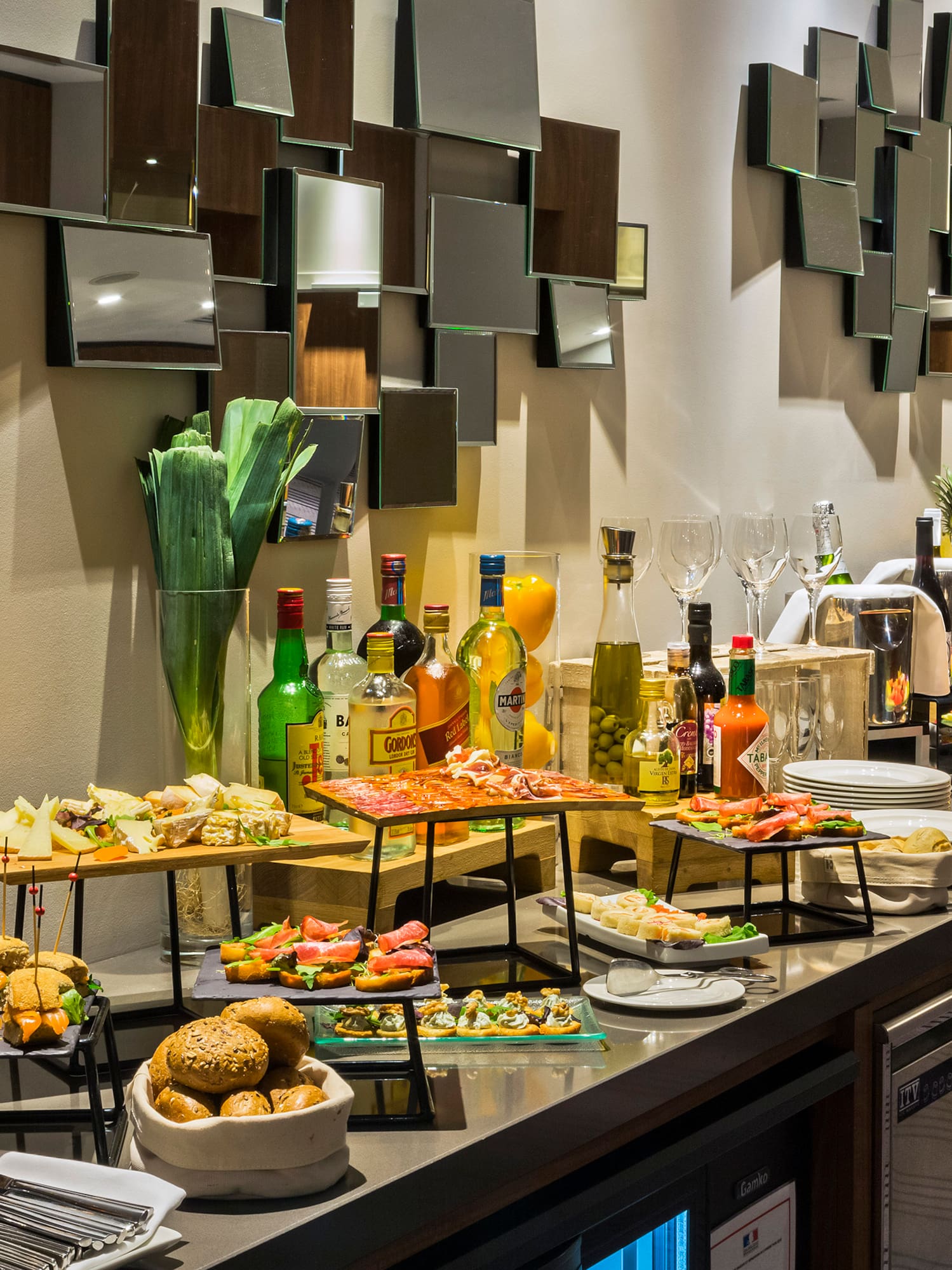 Club lounge Paris Hotel