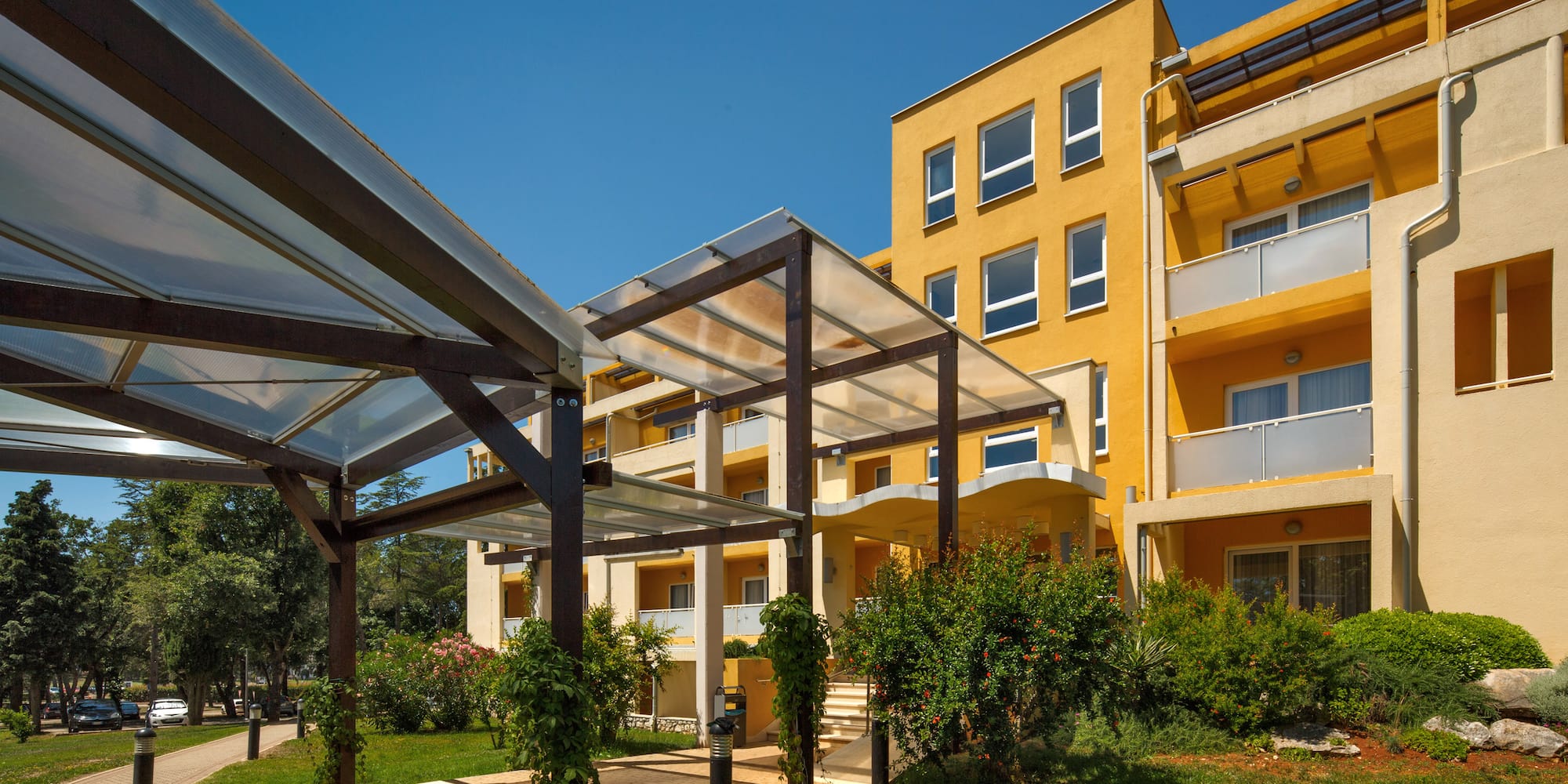 a building with a glass roof