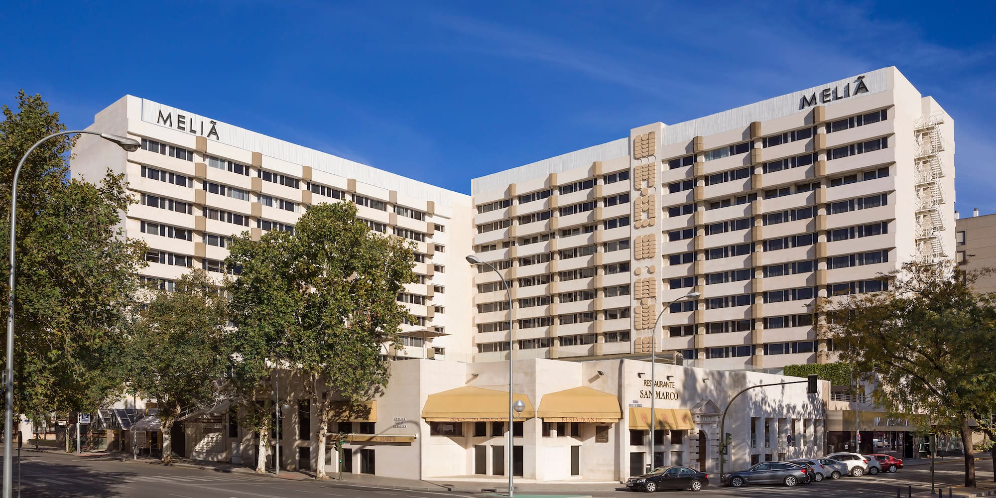 a large building with many windows