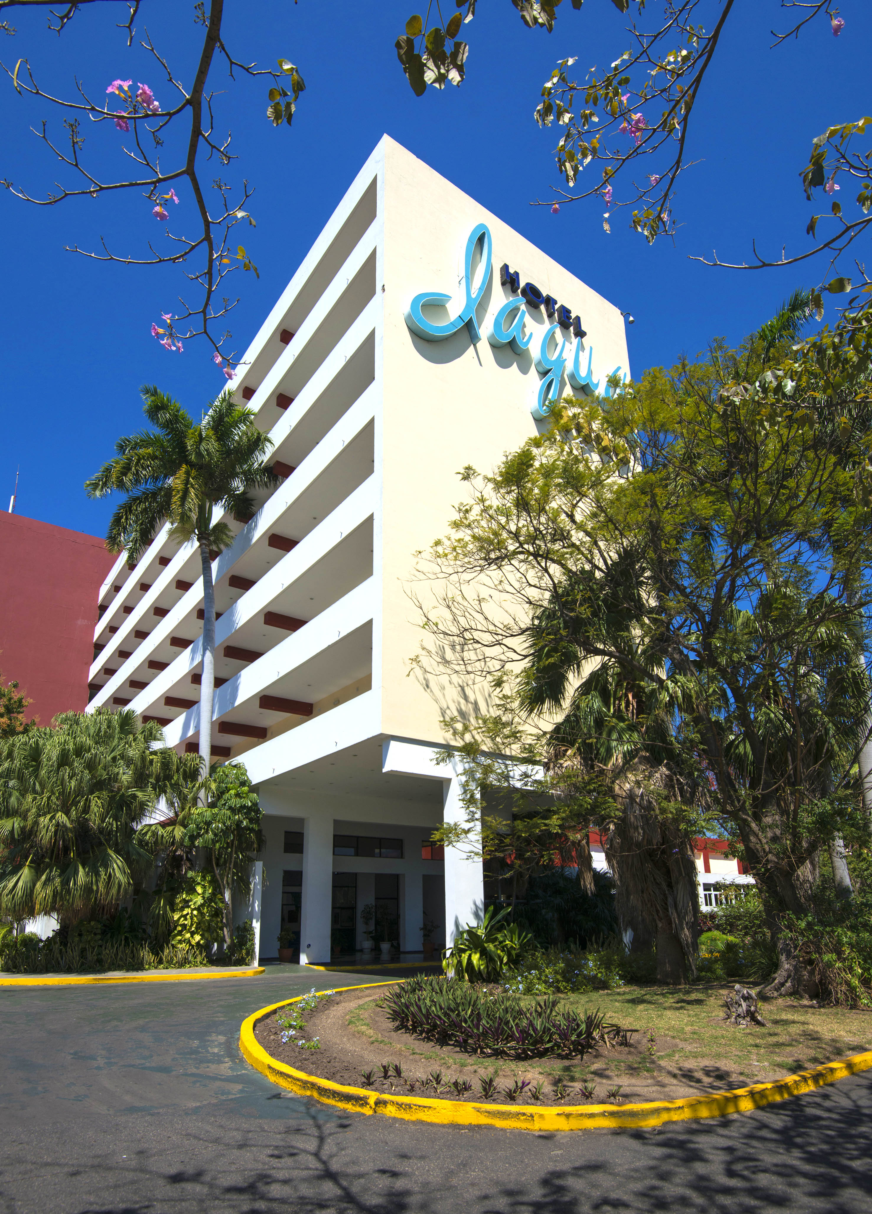 Cienfuegos Cuba Hotels; Hotel Jagua - Cienfuegos Cuba - Meliá Cuba Hotels