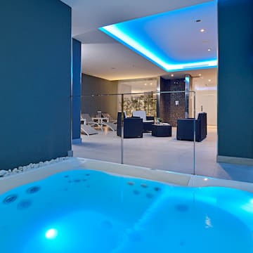 a hot tub in a room