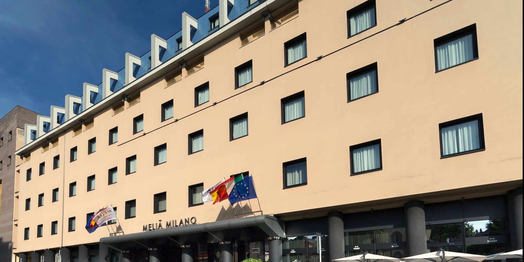 a building with many windows