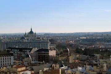 a city with many buildings