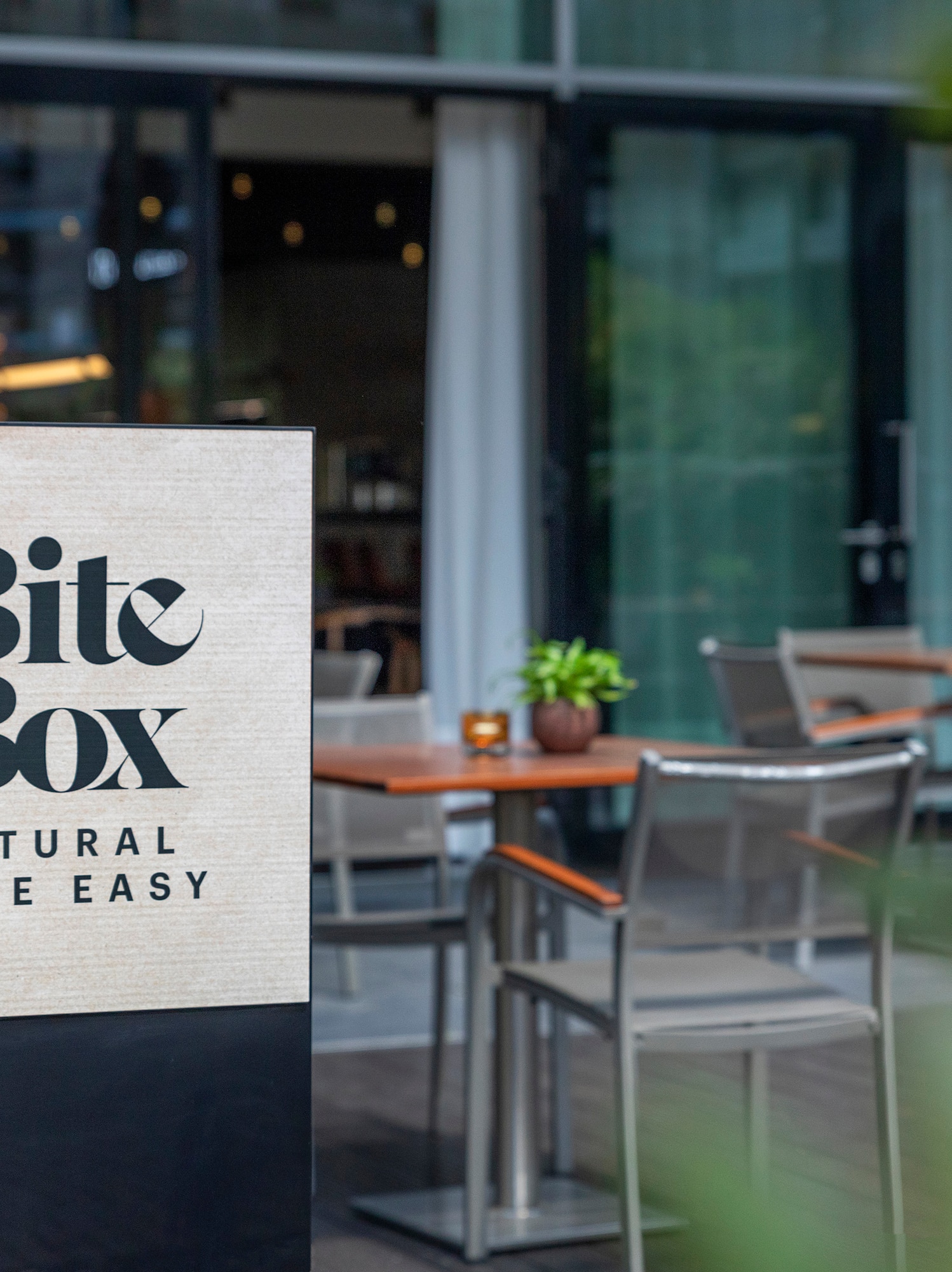 a sign outside of a restaurant