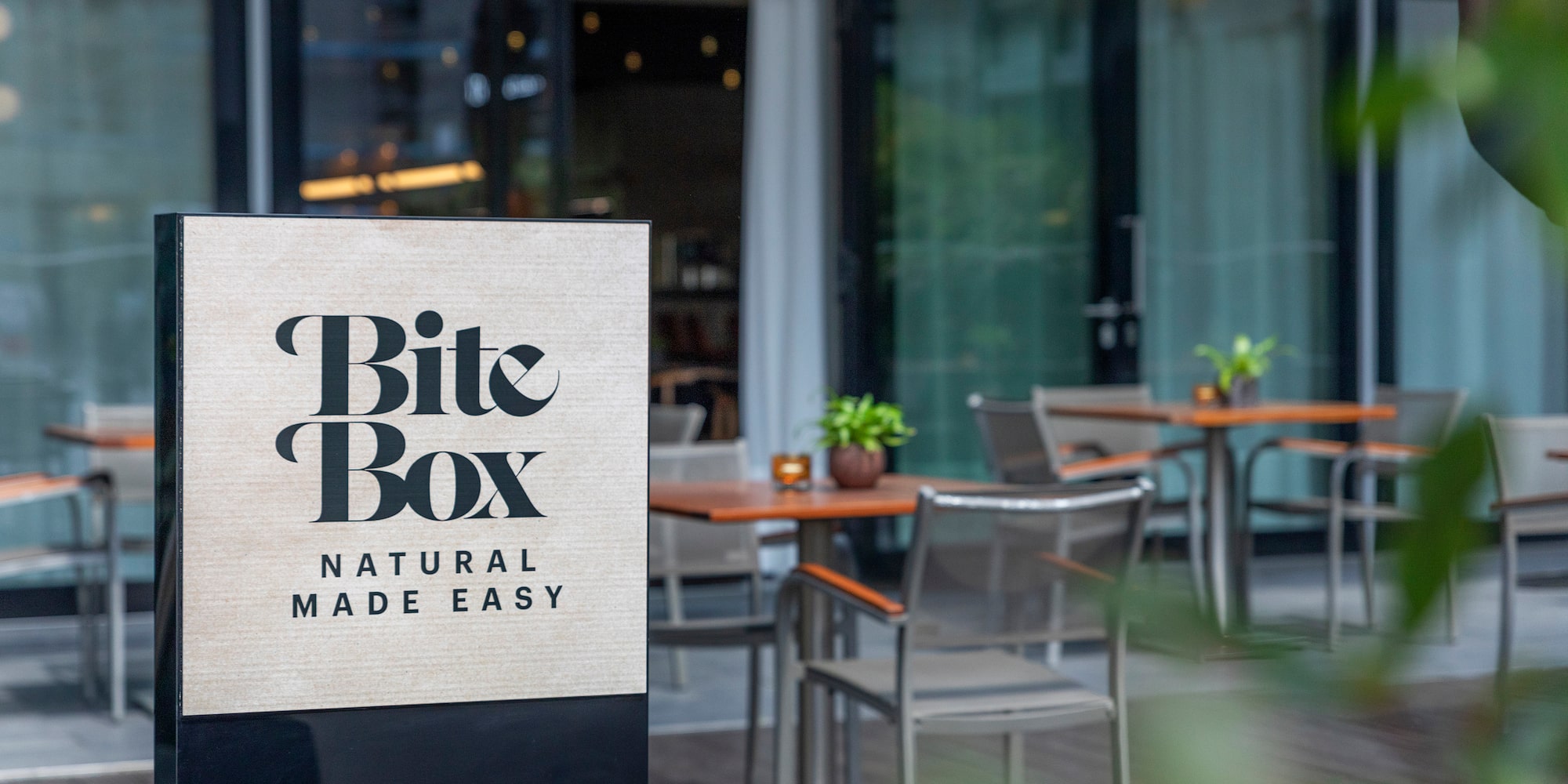 a sign outside of a restaurant