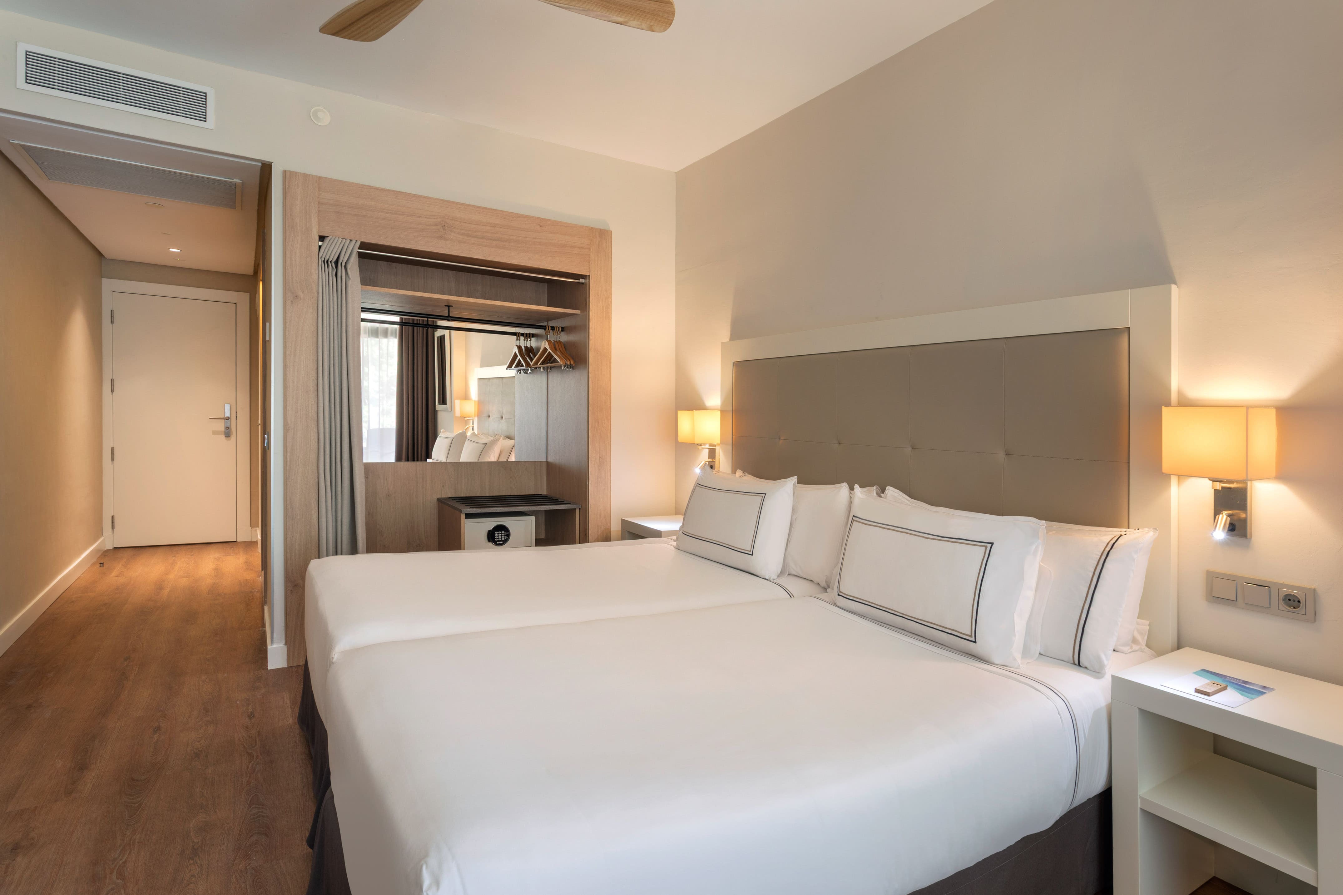 4-star hotel on Torremolinos Beach | Meliá Costa del Sol | Melia.com