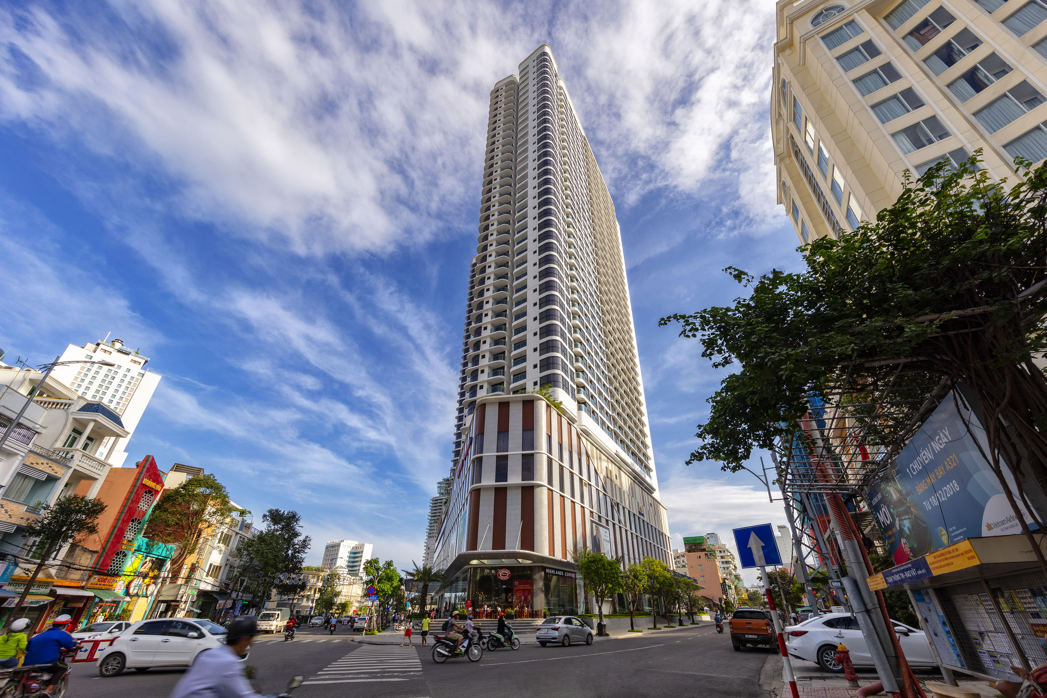 a tall building in a city