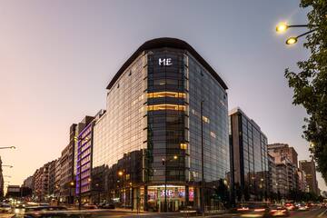 a city street with a building