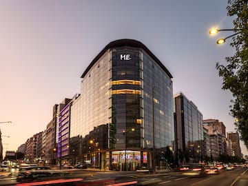 a city street with a building