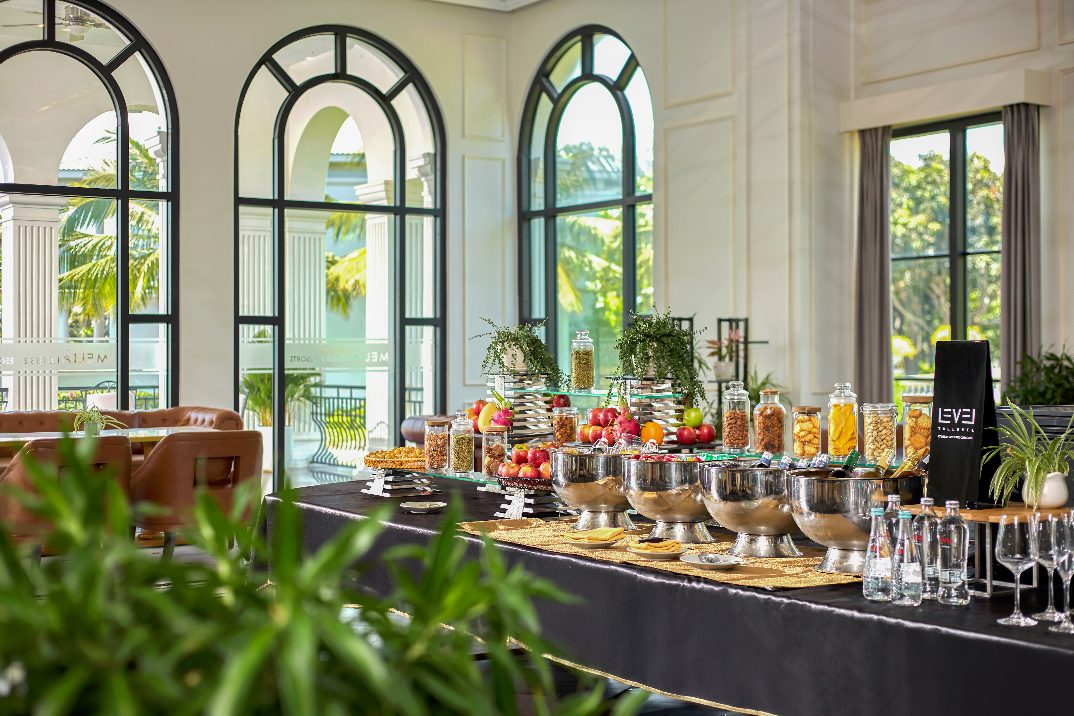 음식이 놓인 테이블