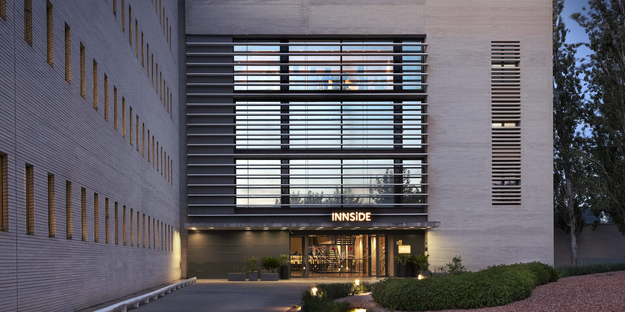 a building with a lot of windows