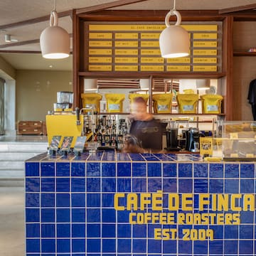 a counter in a cafe