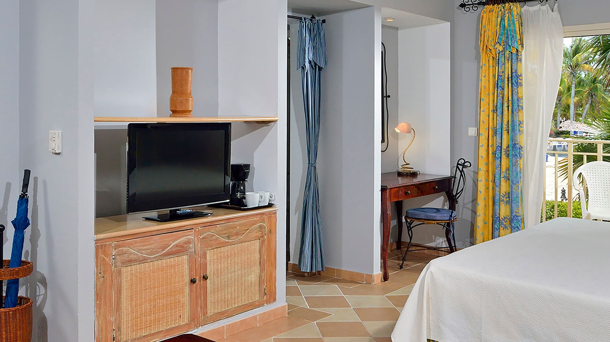 a room with a bed and a table