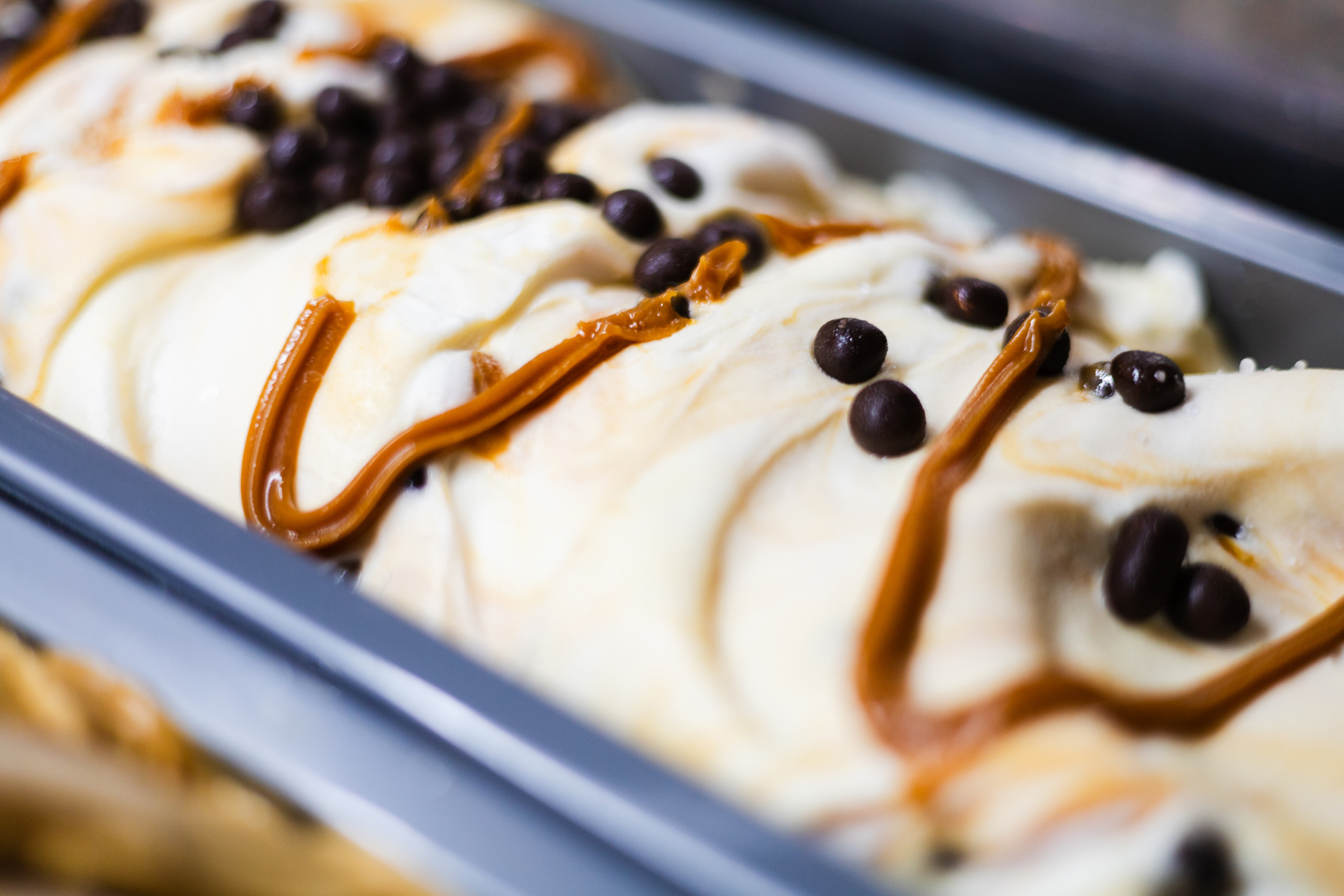 Vanilla gelato swirled with caramel and dark chocolate chips.