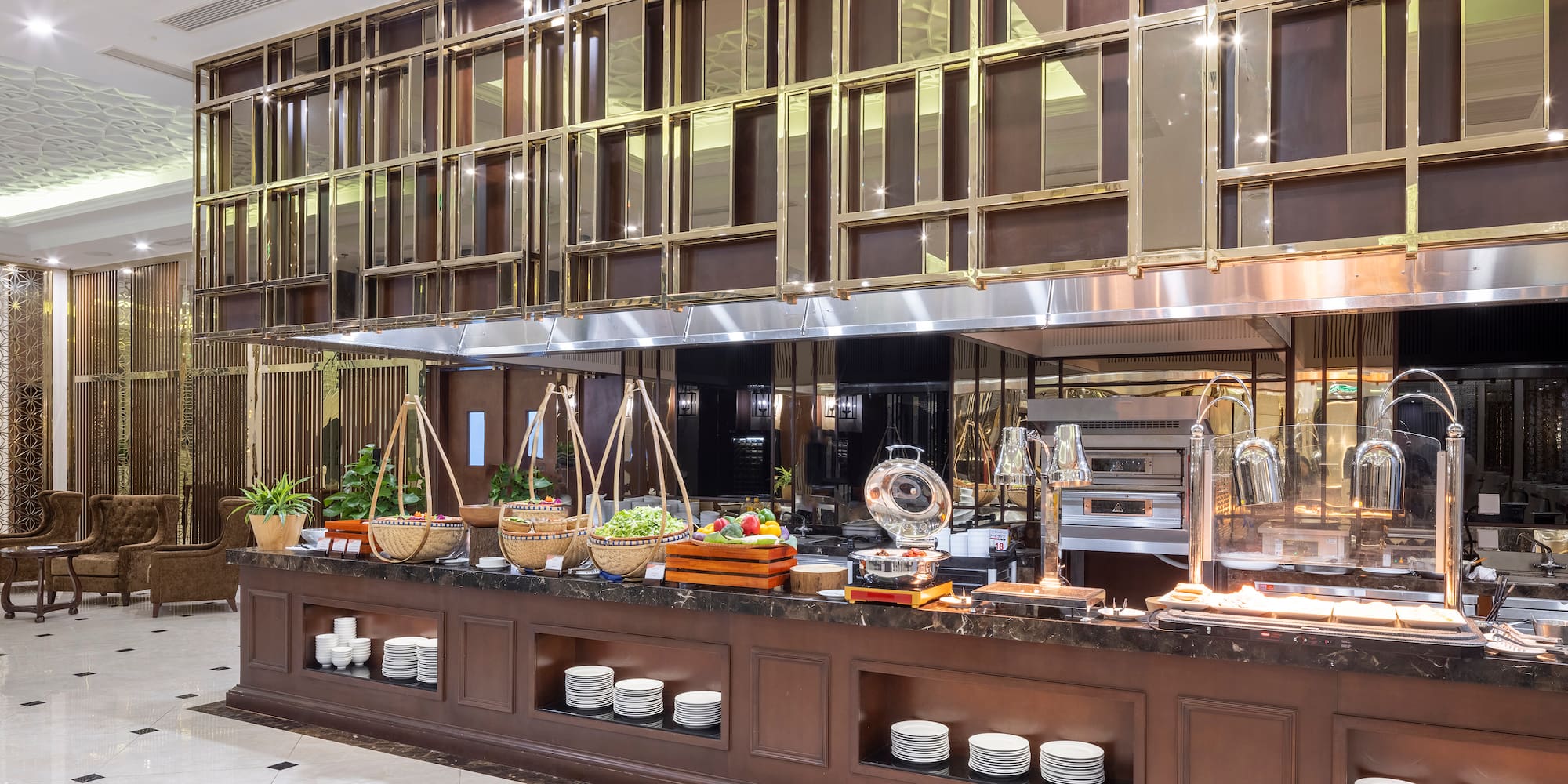 um buffet com comida no balcão