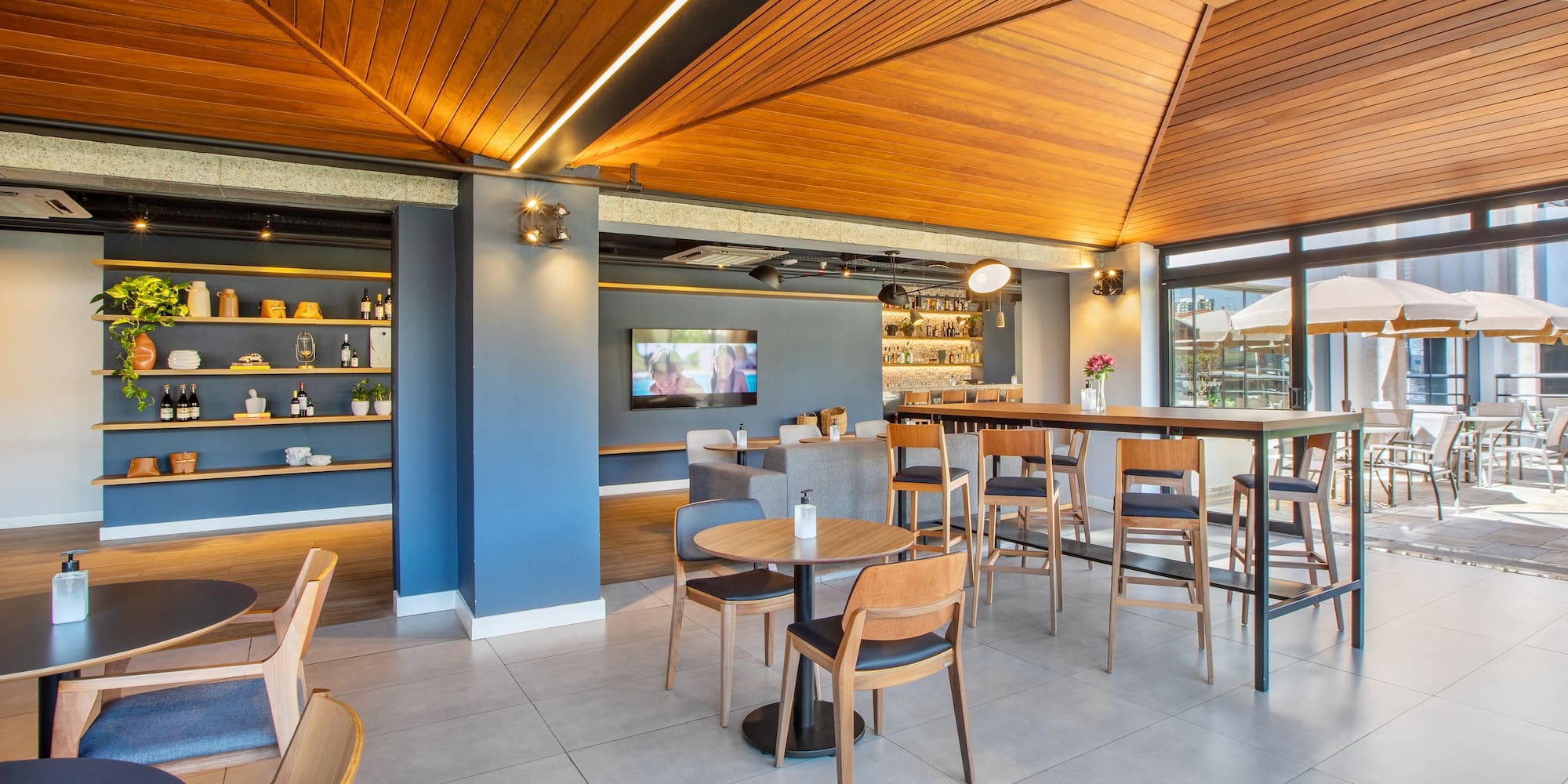 a room with a table and chairs