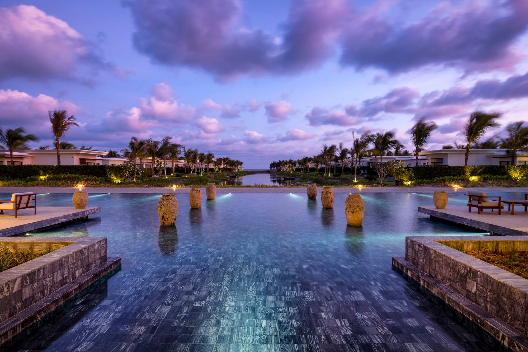 a pool with many pillars in it